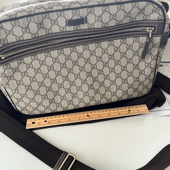 Gucci Monogram Unisex Messenger Bag - Picture 6 of 7